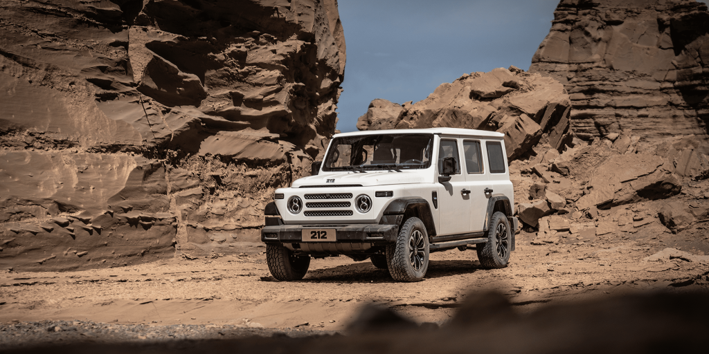 212 T01 Adventurer