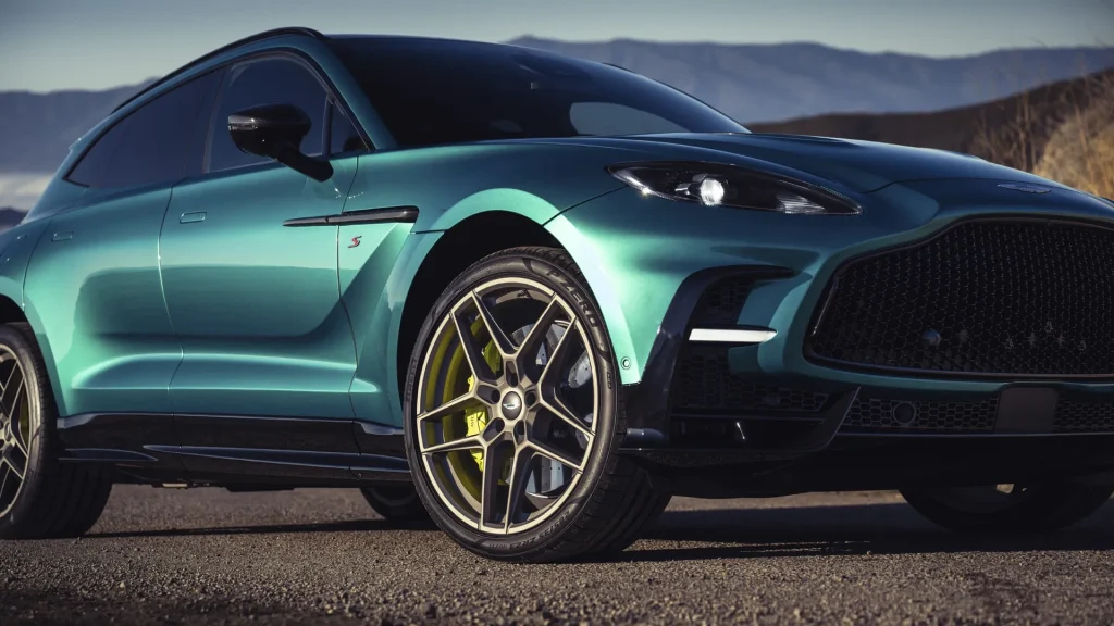 Aston Martin DBX S